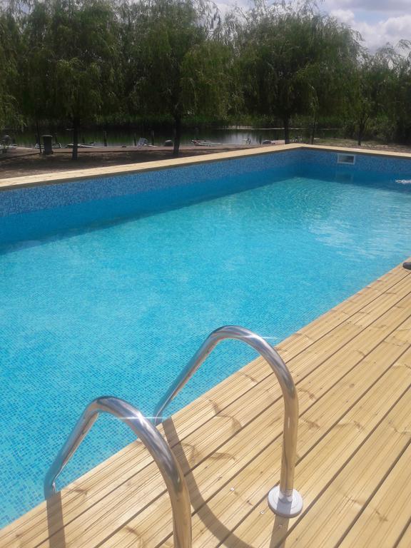 Pike Inn Dunavatul de Sus Dunavăţu de Sus Bagian luar foto